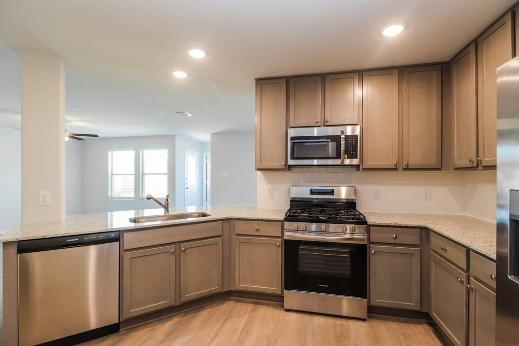 10703 Sunlit Street - Photo 7