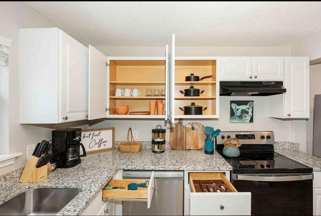 1407 E 35th Street - Photo 9