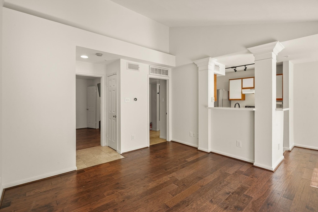 3231 Allen Parkway - Photo 3