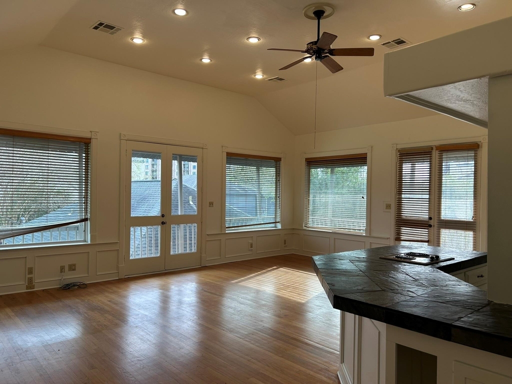 6016 Center Street - Photo 3