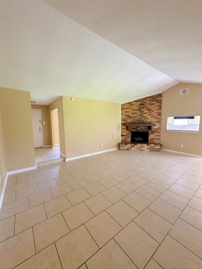 12210 Roandale Drive - Photo 9