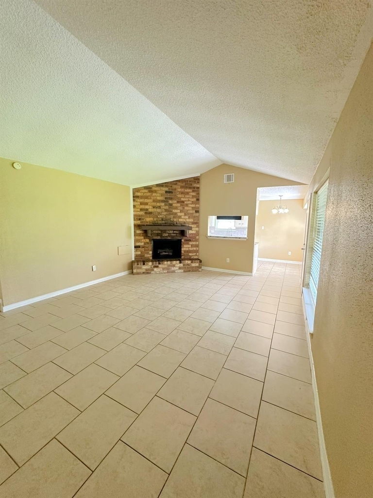 12210 Roandale Drive - Photo 8