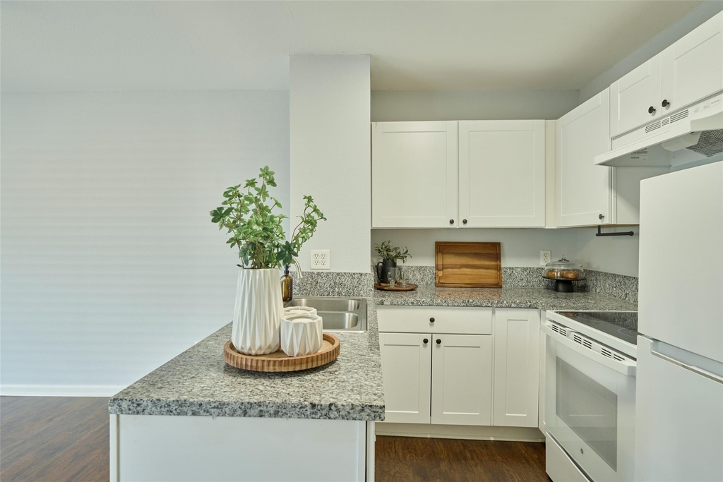 51 Harbour Row - Photo 9