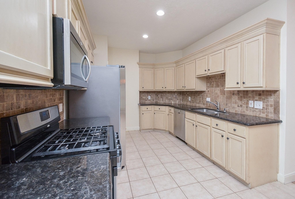 16407 N Eldridge Parkway - Photo 15