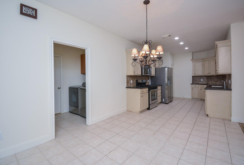 16407 N Eldridge Parkway - Photo 13