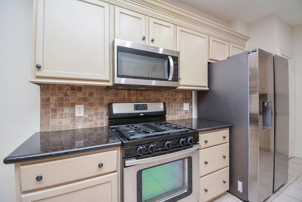16407 N Eldridge Parkway - Photo 16