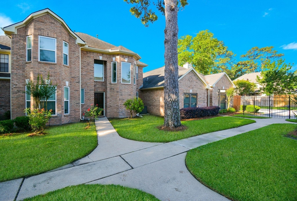 16407 N Eldridge Parkway - Photo 2