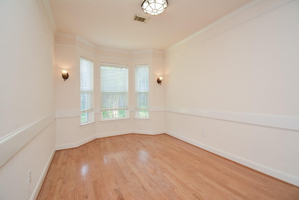 16407 N Eldridge Parkway - Photo 4