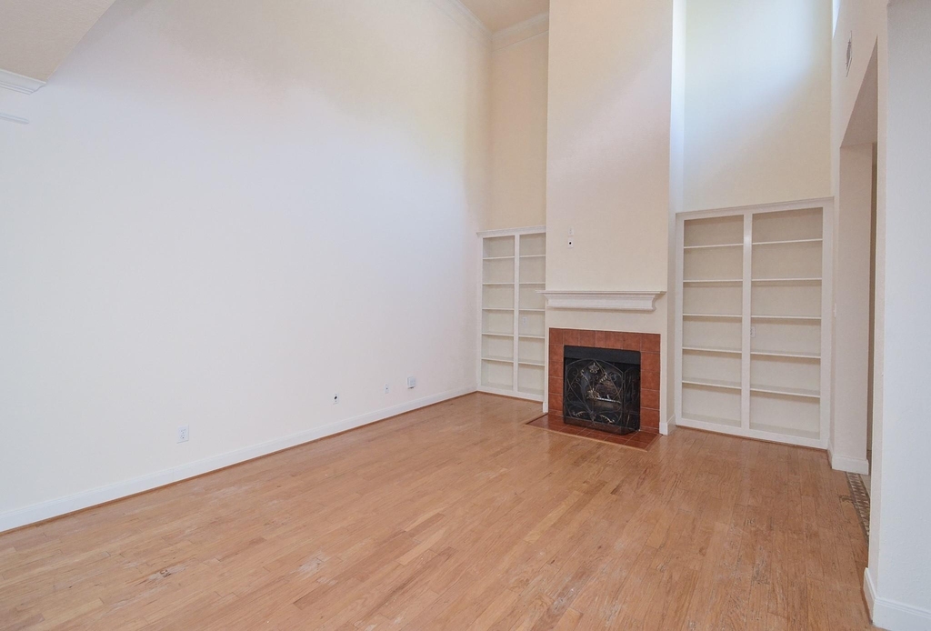 16407 N Eldridge Parkway - Photo 8