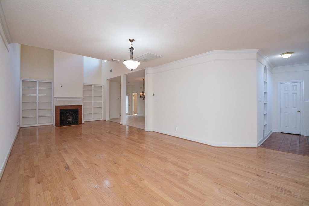 16407 N Eldridge Parkway - Photo 6