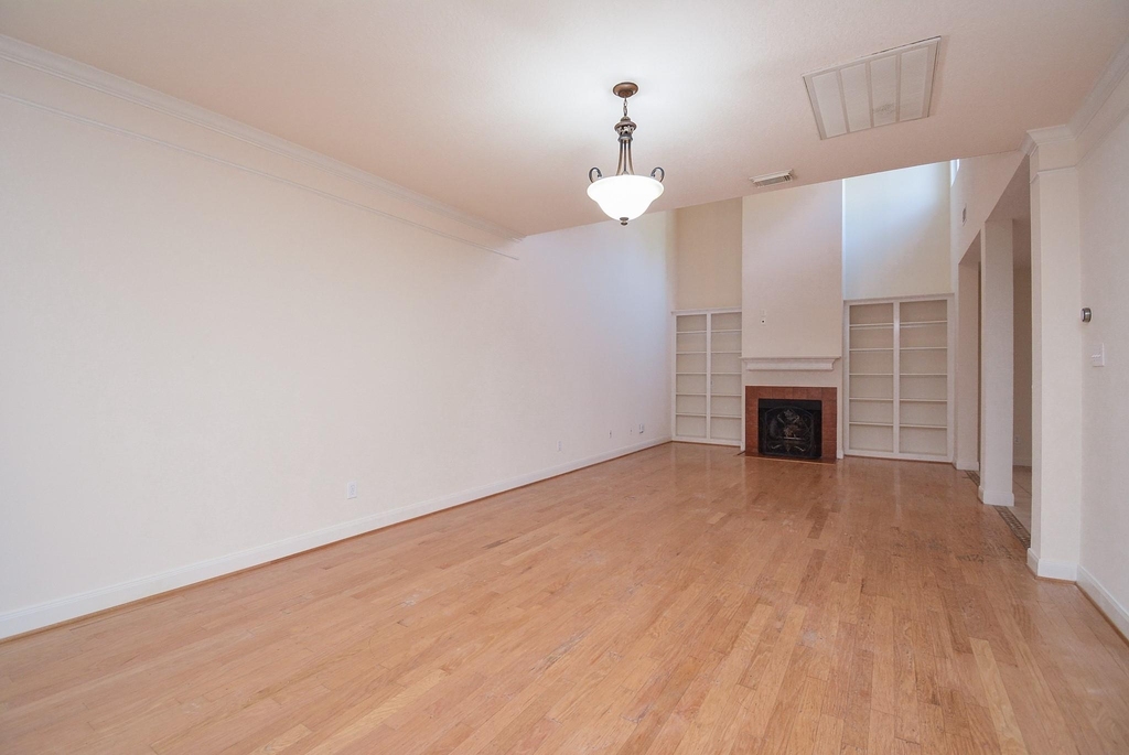 16407 N Eldridge Parkway - Photo 9