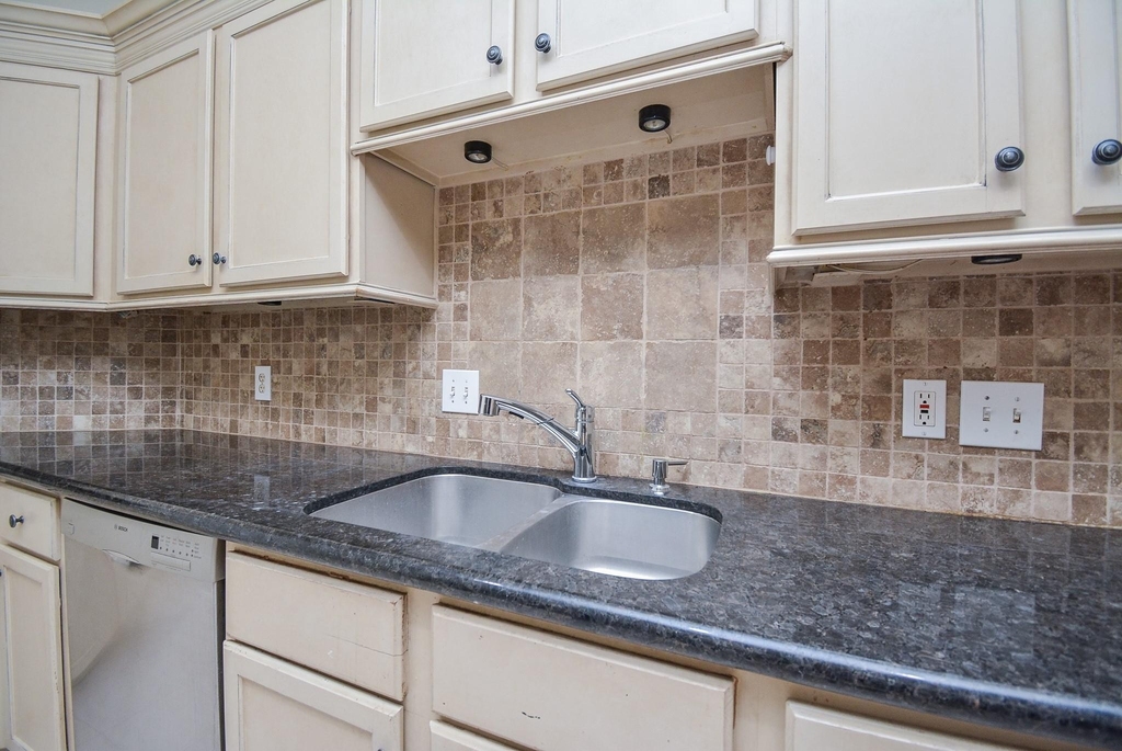 16407 N Eldridge Parkway - Photo 18