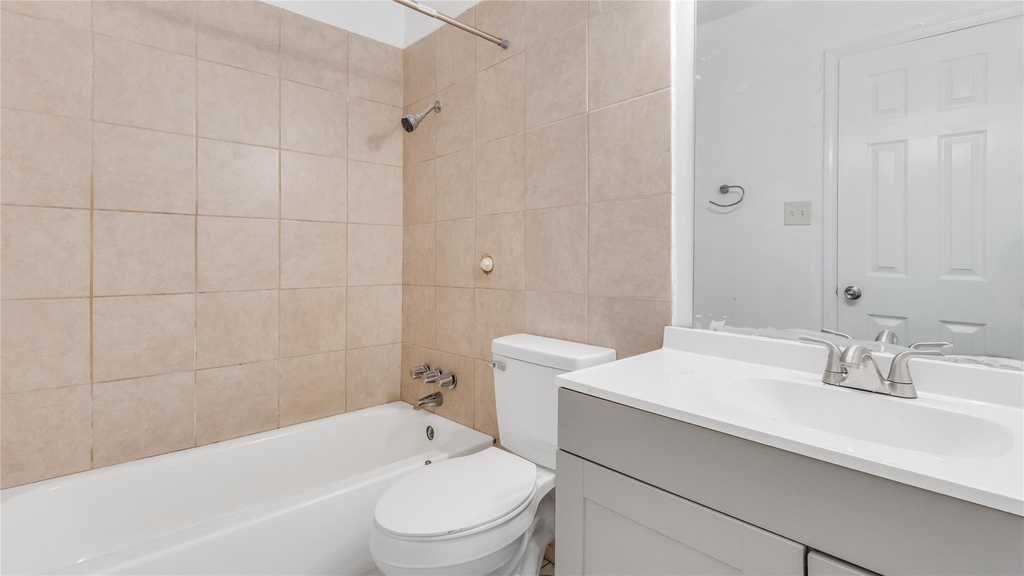 122 E Crosstimbers Street - Photo 10