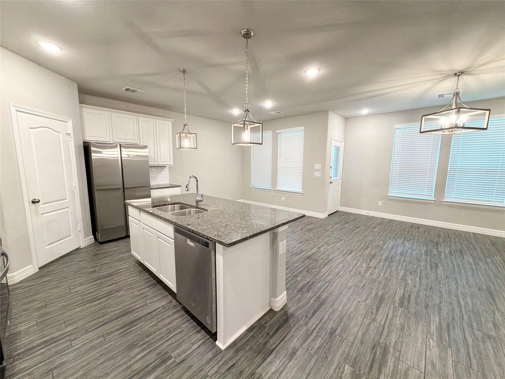 415 Northern Pike Drive - Photo 4