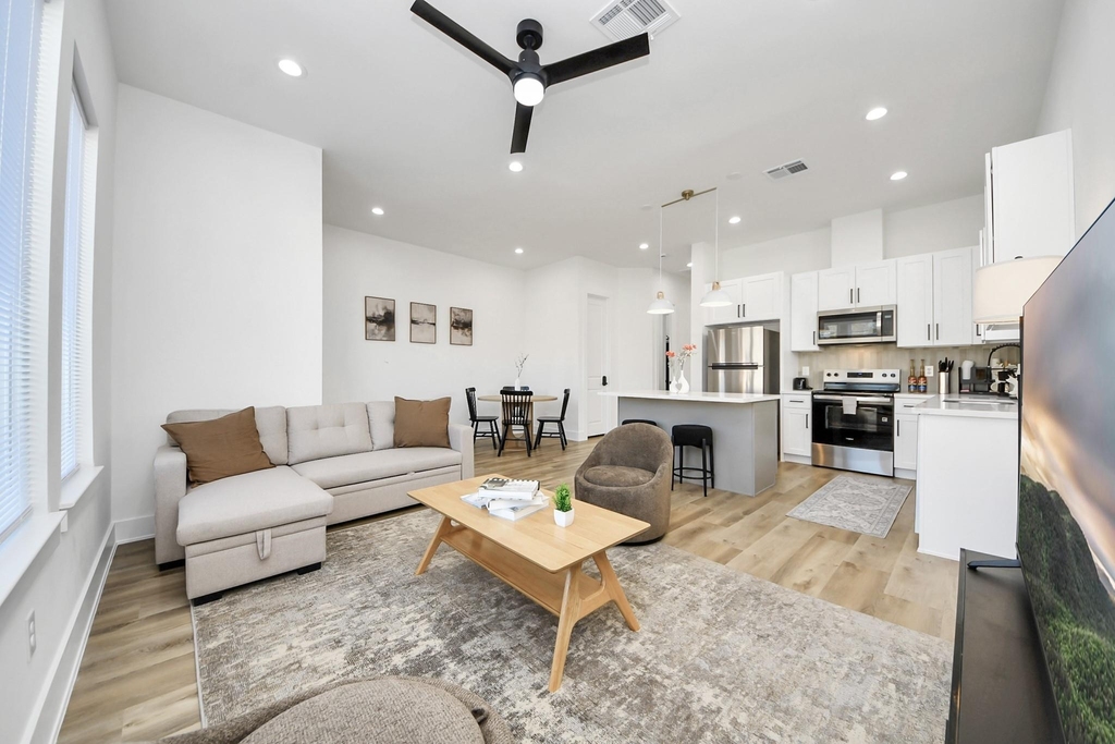 3909 Maggie Street - Photo 2