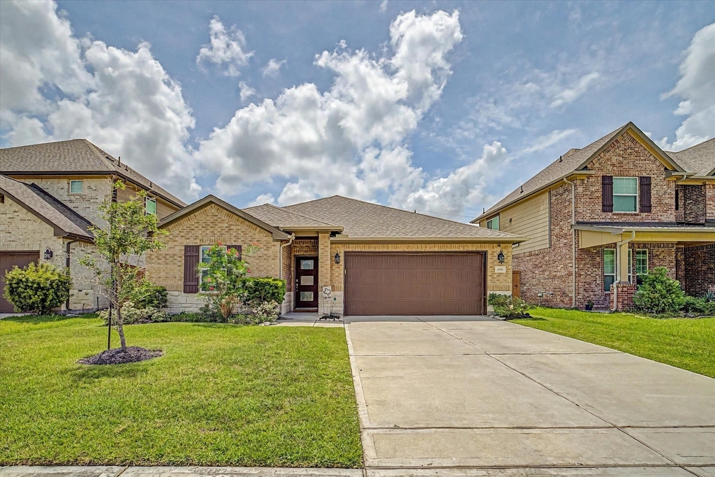 10842 Cliffs View Drive - Photo 0