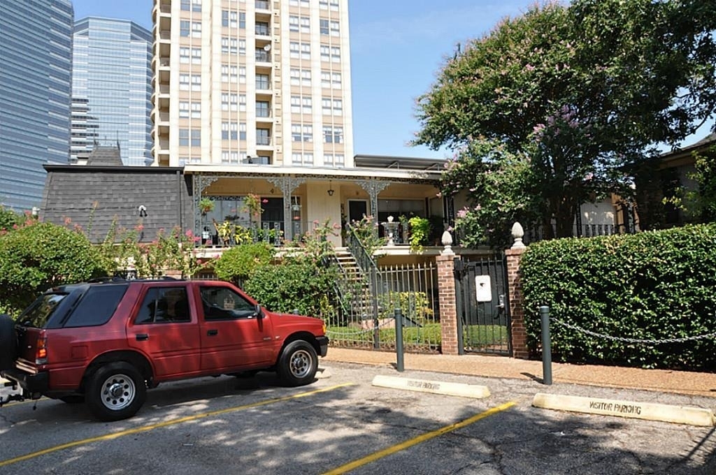 800 Post Oak Boulevard - Photo 0