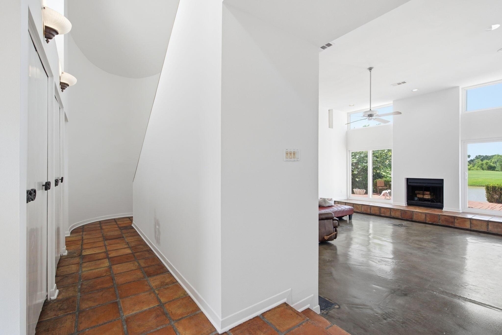 2810 Lake View Drive - Photo 18
