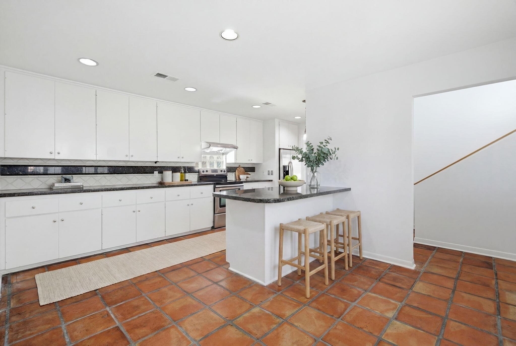 2810 Lake View Drive - Photo 40