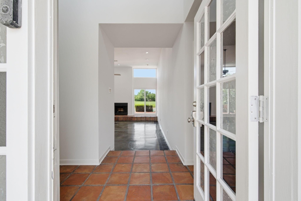 2810 Lake View Drive - Photo 15