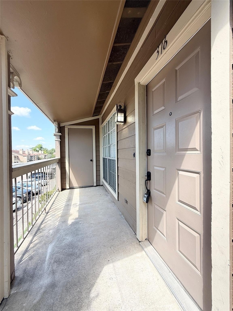 1860 White Oak Drive - Photo 3