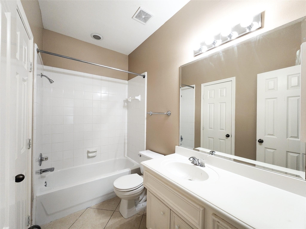 2637 W Dallas Street - Photo 4
