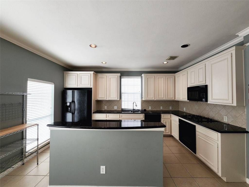 2637 W Dallas Street - Photo 8