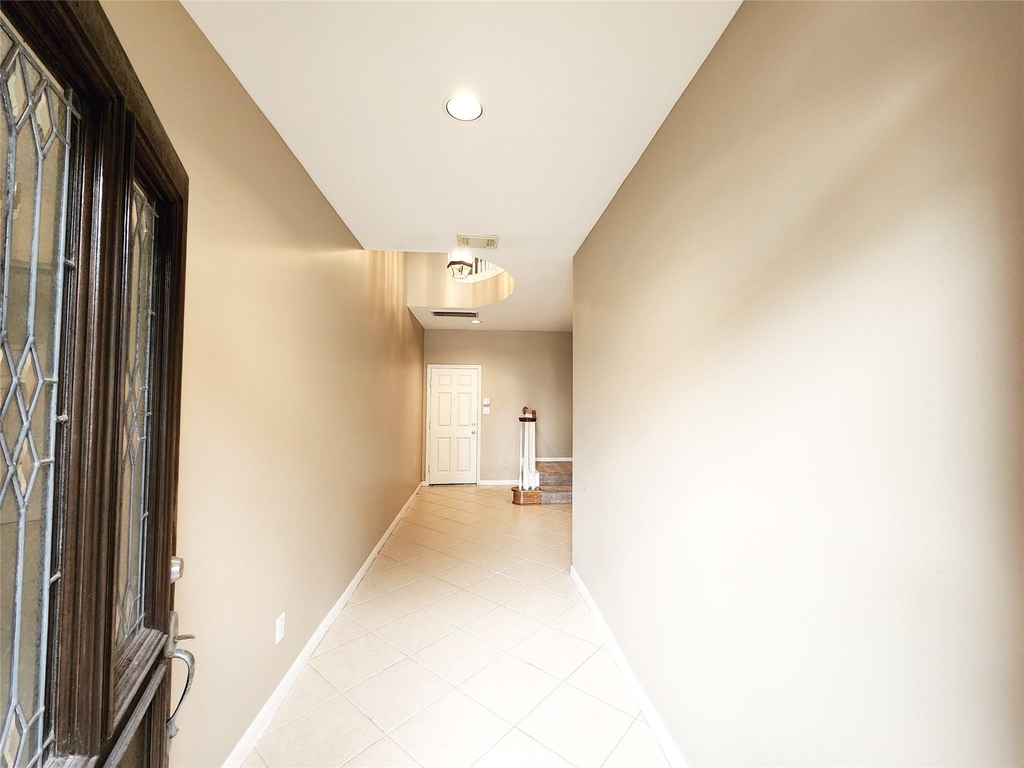 2637 W Dallas Street - Photo 2