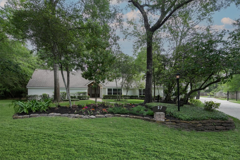 27 W Shaker Court - Photo 0