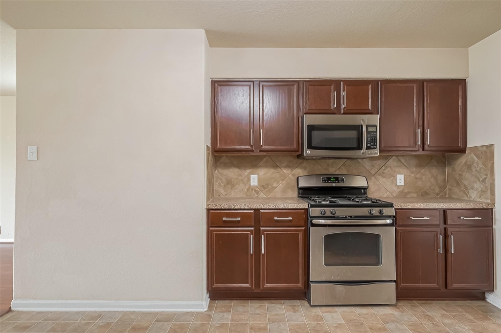 13510 Dahlia Green Way - Photo 13