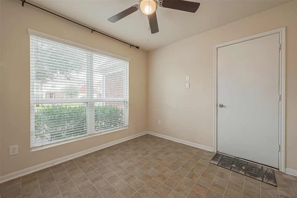 13510 Dahlia Green Way - Photo 17