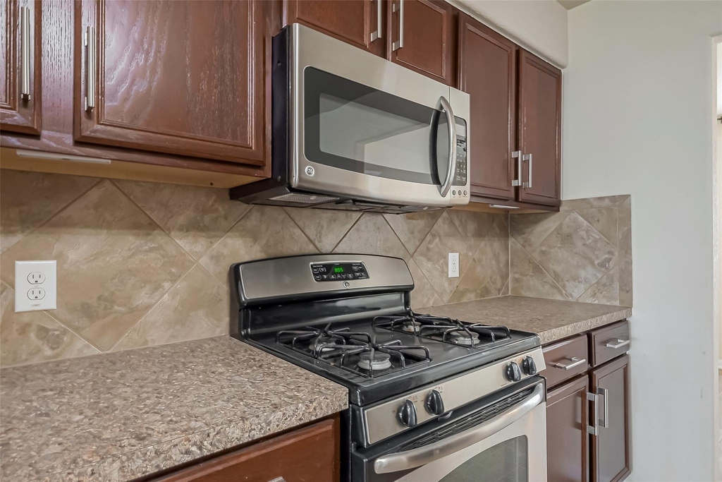 13510 Dahlia Green Way - Photo 14