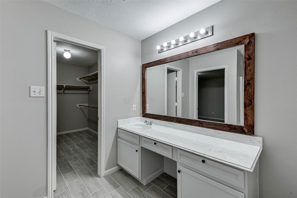 7815 Barnhill Drive - Photo 30