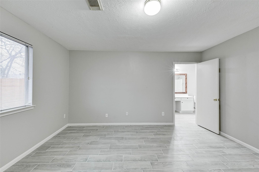 7815 Barnhill Drive - Photo 25