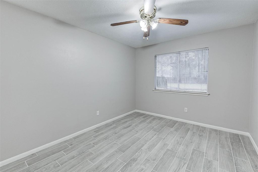 7815 Barnhill Drive - Photo 21