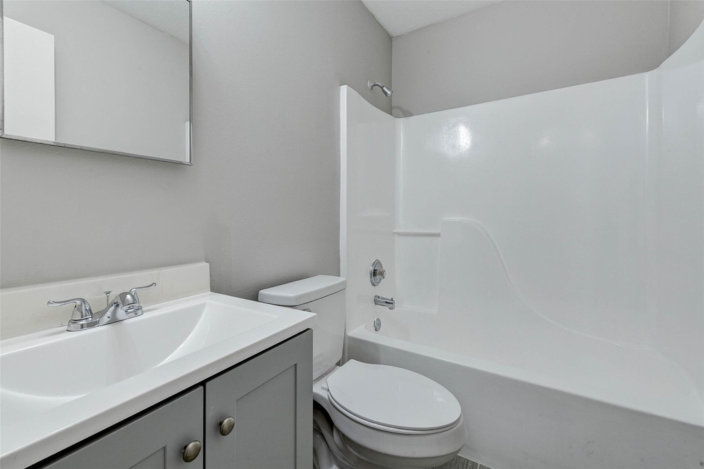 7815 Barnhill Drive - Photo 19