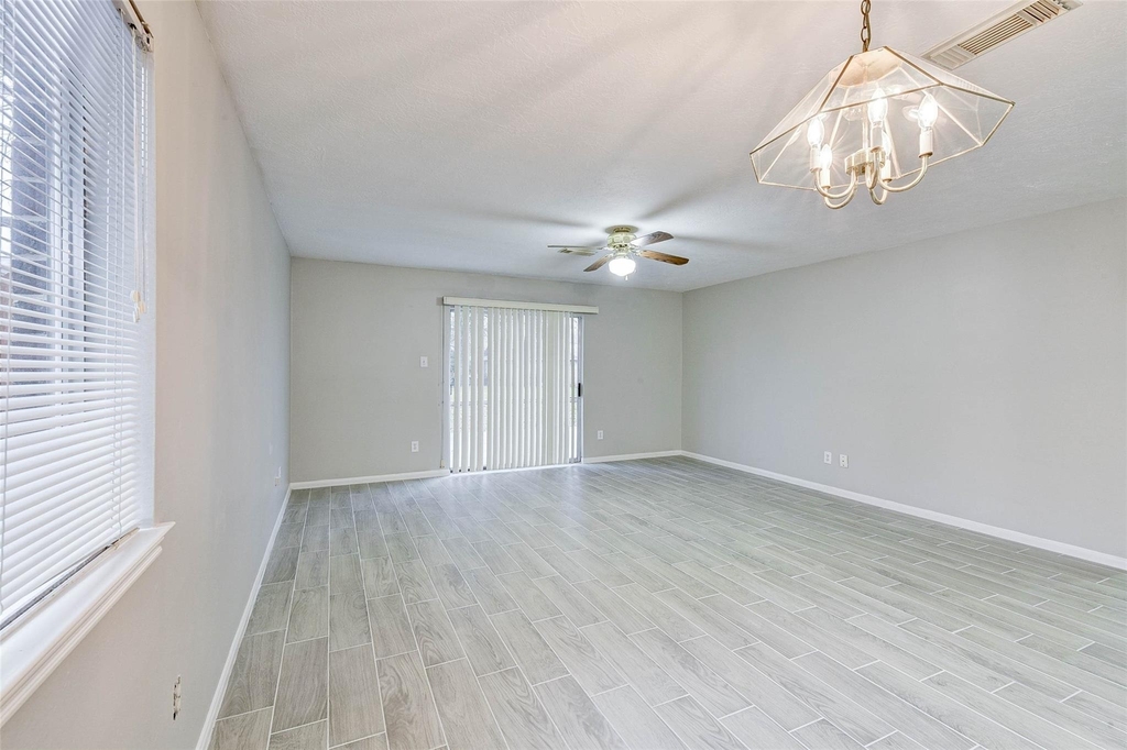 7815 Barnhill Drive - Photo 7
