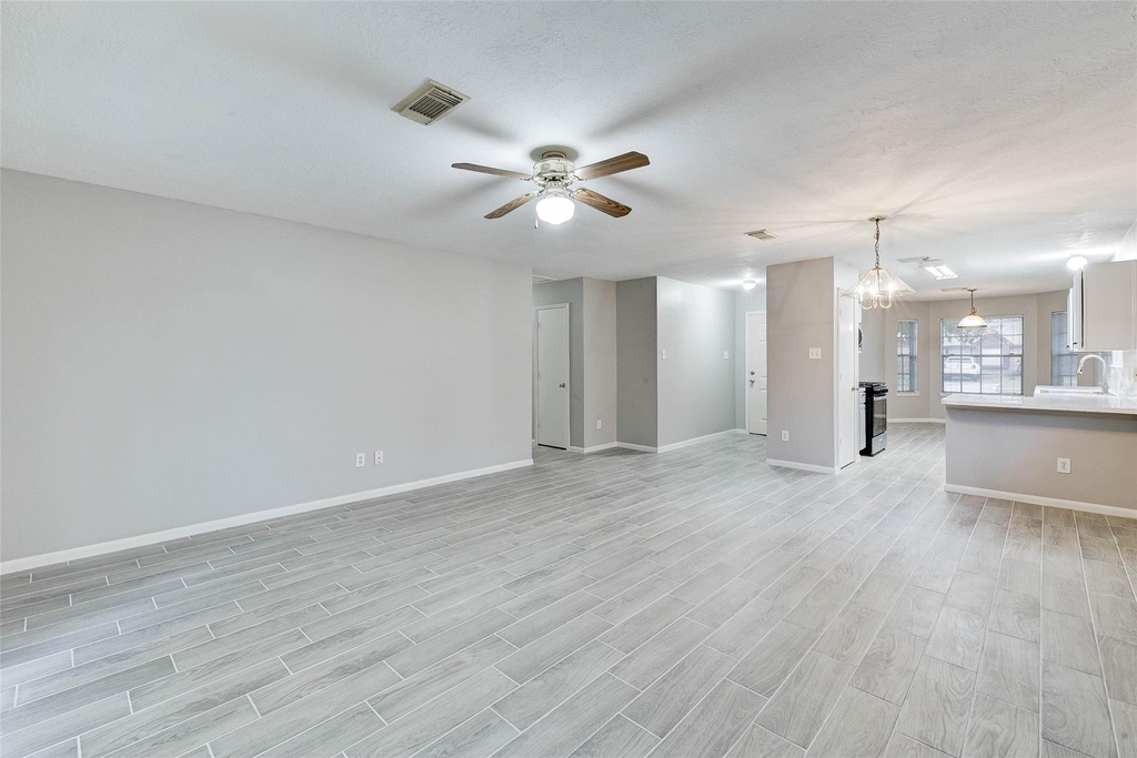 7815 Barnhill Drive - Photo 9