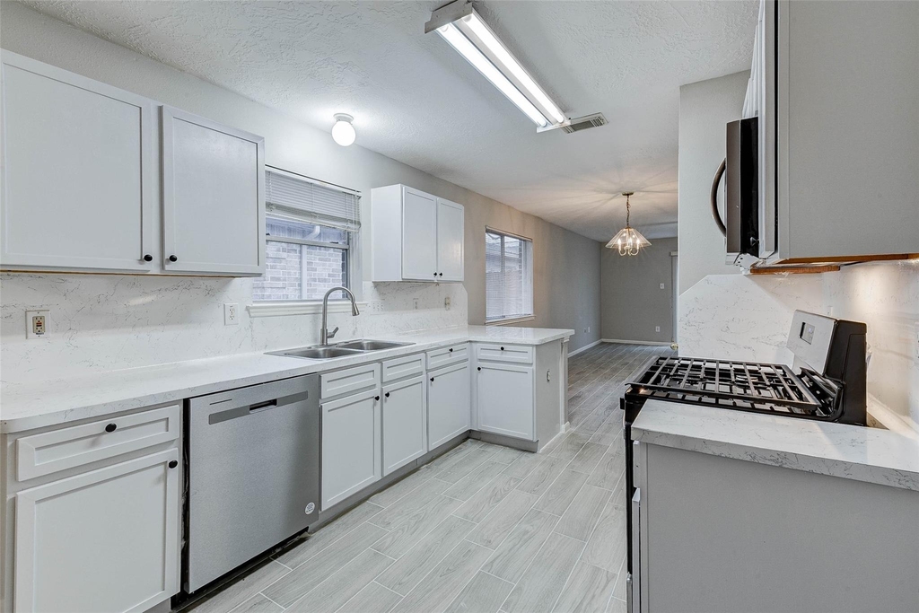 7815 Barnhill Drive - Photo 15