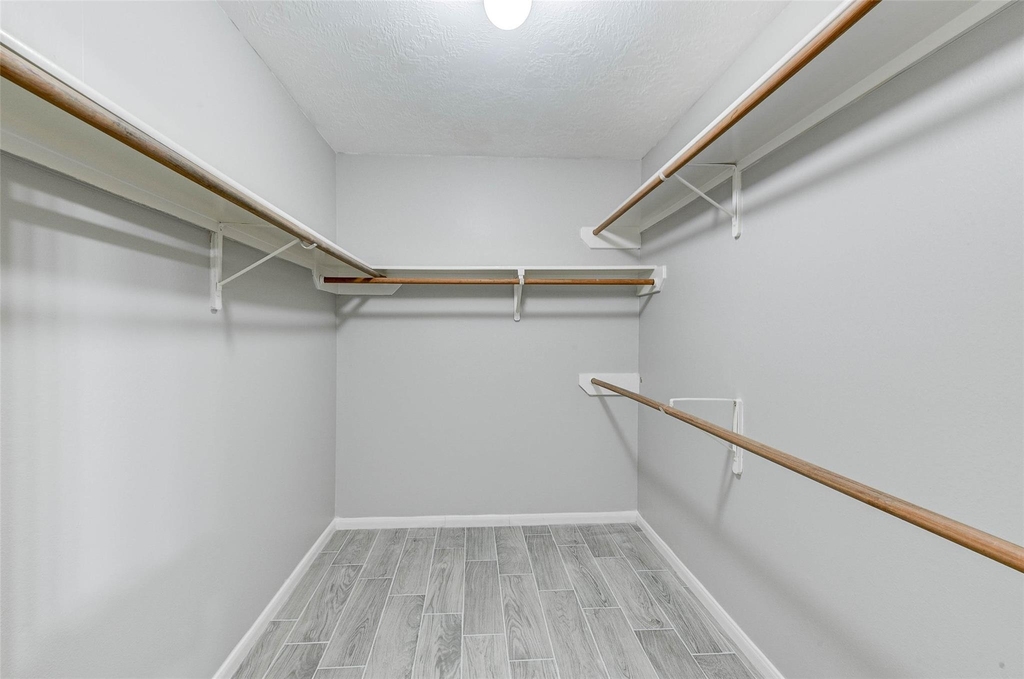 7815 Barnhill Drive - Photo 33