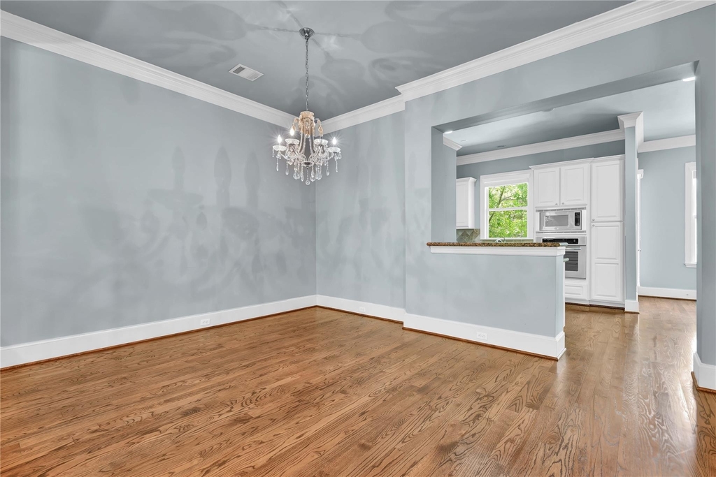 4631 Regent Manor Drive - Photo 5