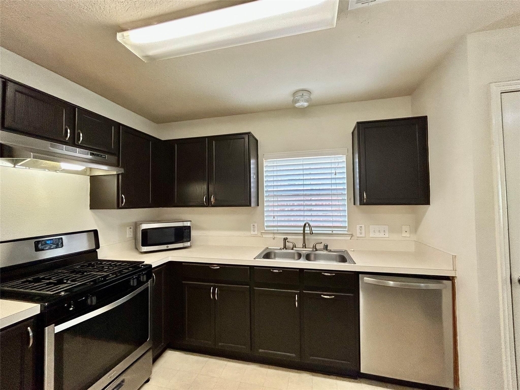 10623 Sugar Trace Drive - Photo 13