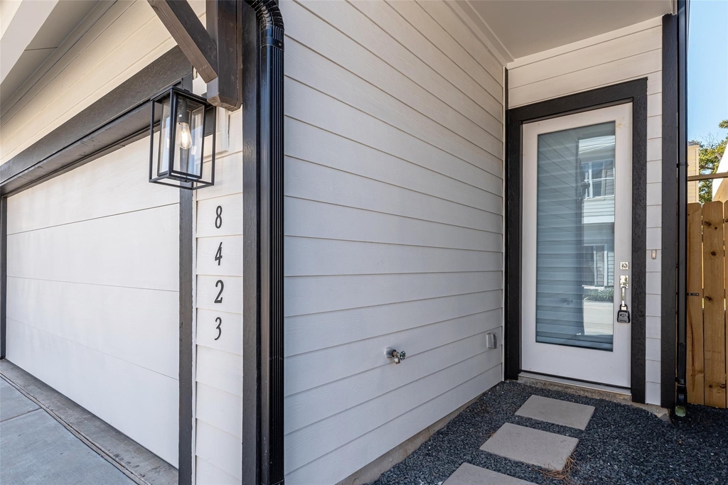 8423 Berry Brush Lane - Photo 2
