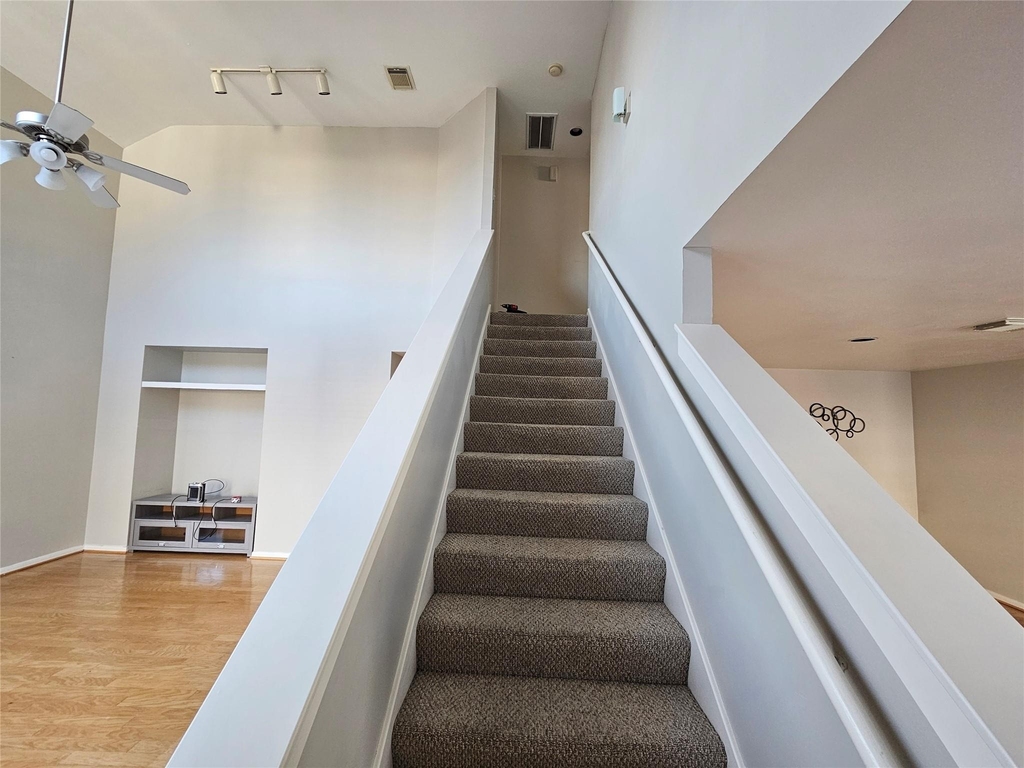 1271 W 17th Street - Photo 14