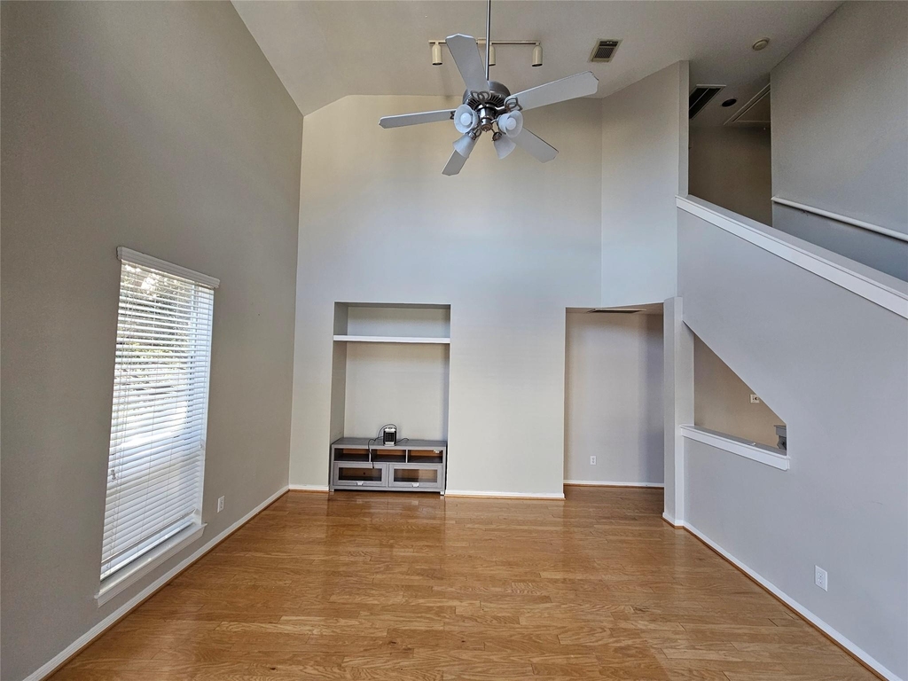 1271 W 17th Street - Photo 11