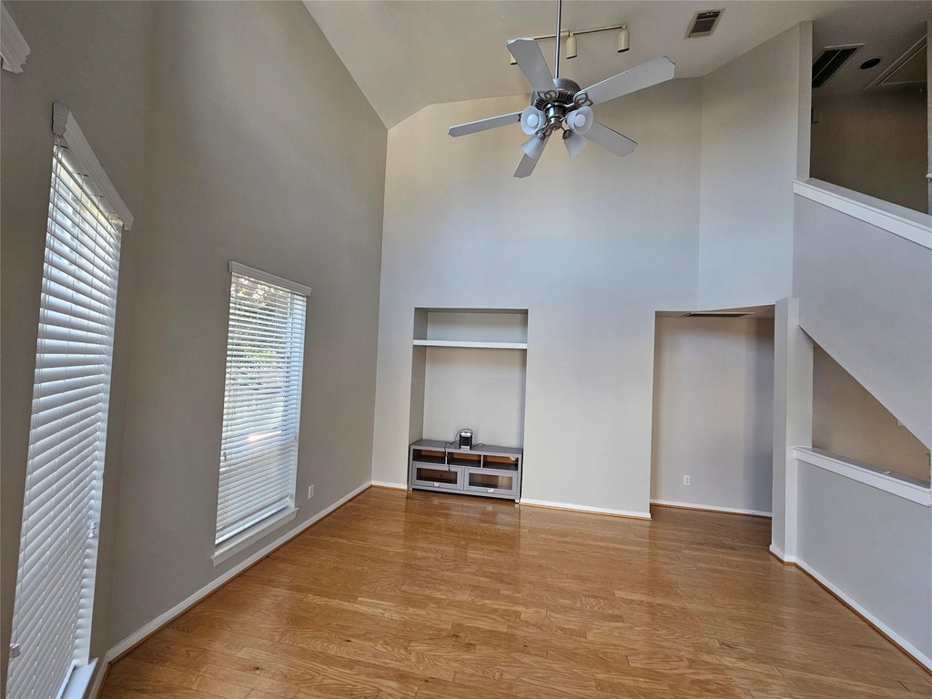 1271 W 17th Street - Photo 18