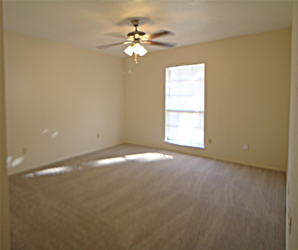 5327 Karenbeth Drive Drive - Photo 3
