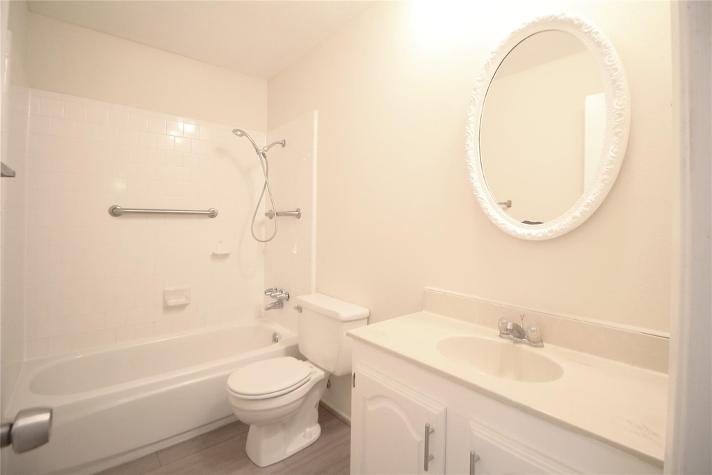 5327 Karenbeth Drive Drive - Photo 4