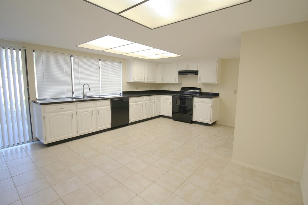 5327 Karenbeth Drive Drive - Photo 1