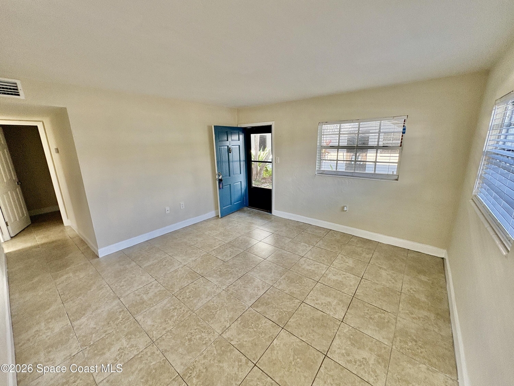 405 Adams Avenue - Photo 4